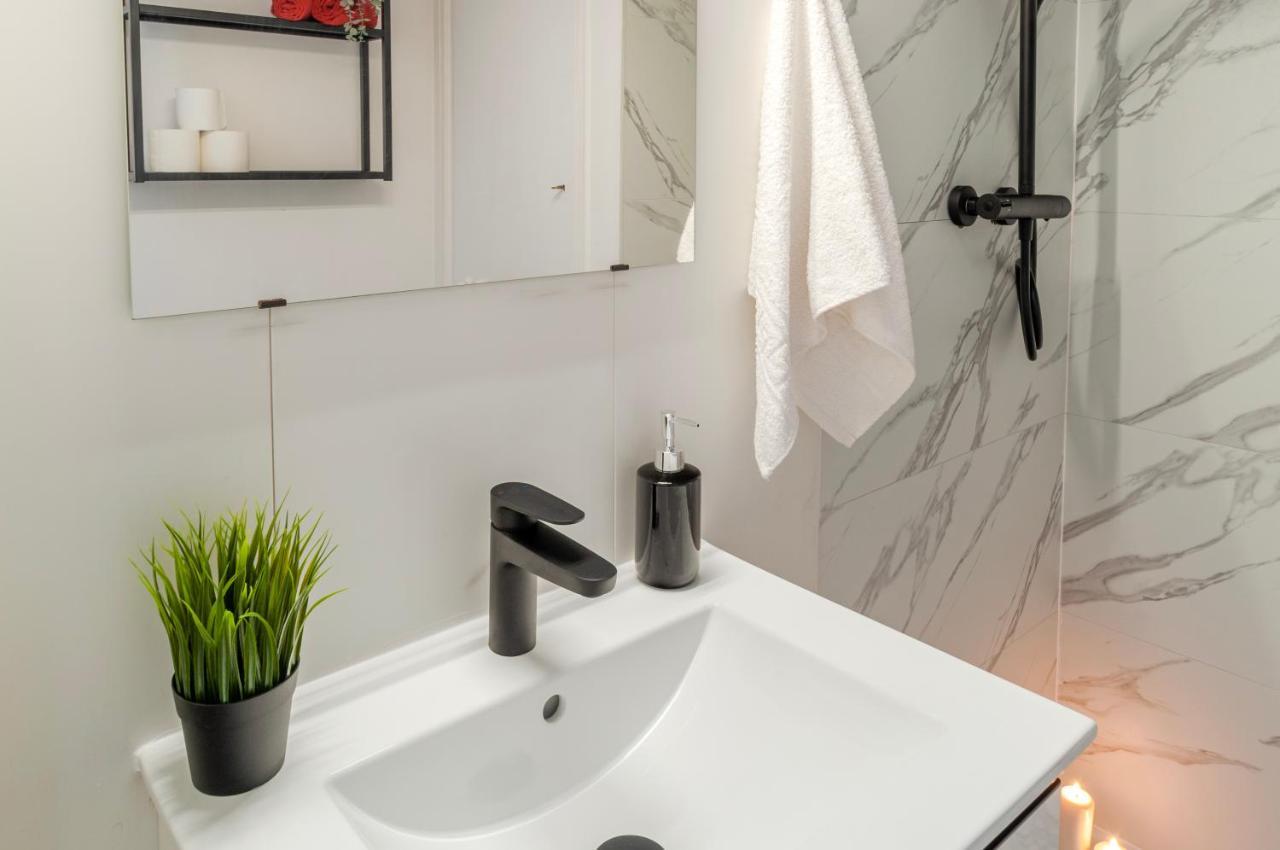 Estudio En 1ª Linea Con Vistas Al Puerto Deportivo By Insidehome Empuriabrava Eksteriør billede