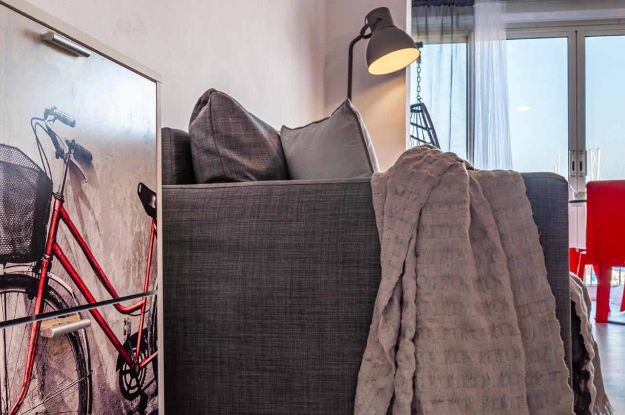Estudio En 1ª Linea Con Vistas Al Puerto Deportivo By Insidehome Empuriabrava Eksteriør billede